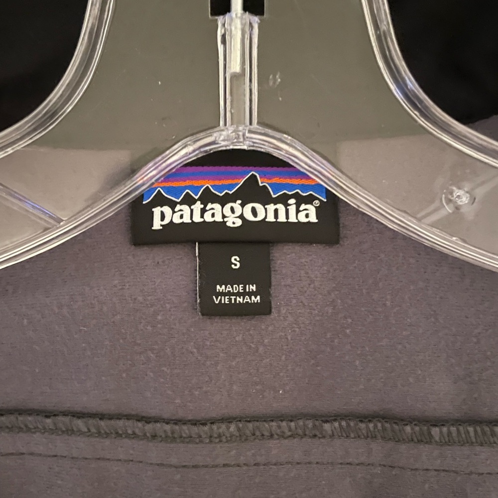 Black Patagonia Softshell Jacket - Picture 3 of 8